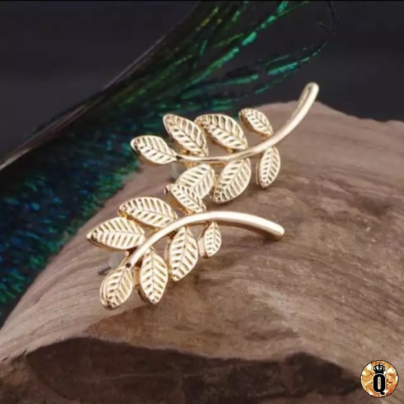 Jewelry - ⚜️[𝟯/$𝟭𝟴]⚜️Golden Leaf Simple Stud Earrings NEW